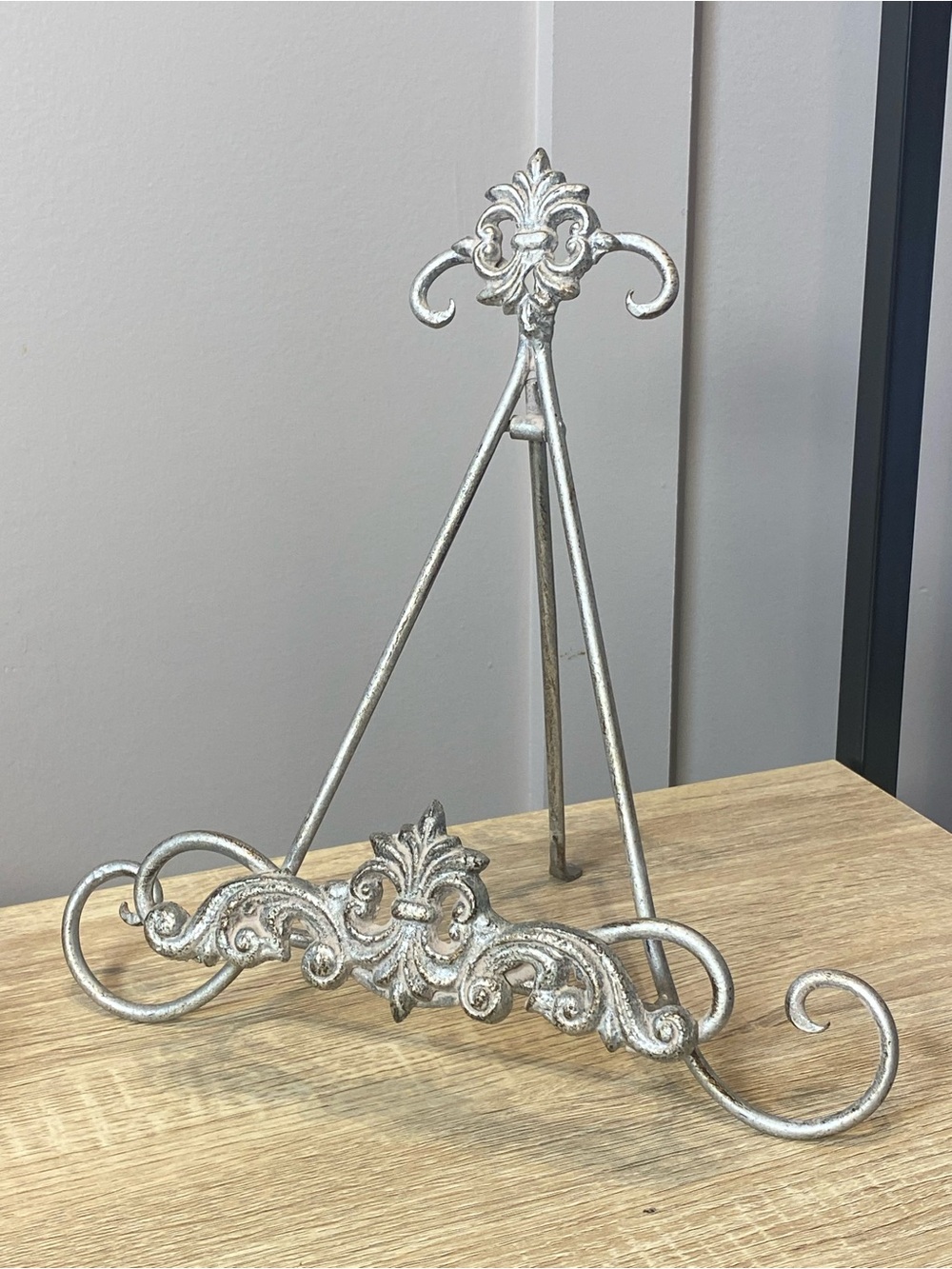 Ornate Silver Decorative Easel Stand 11”